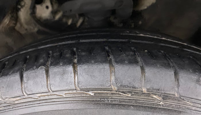 2019 KIA SELTOS HTX 1.5 PETROL MT, Petrol, Manual, 57,179 km, Right Front Tyre Tread