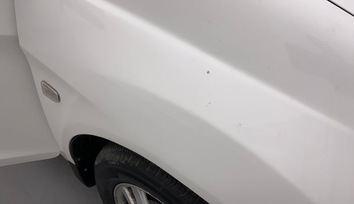 2012 Honda Brio V MT, Petrol, Manual, 79,896 km, Right fender - Paint has minor damage