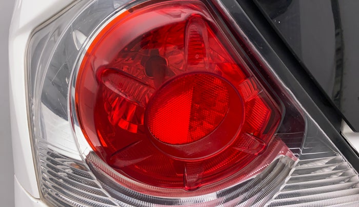 2012 Honda Brio V MT, Petrol, Manual, 79,896 km, Left tail light - Reverse gear light not functional