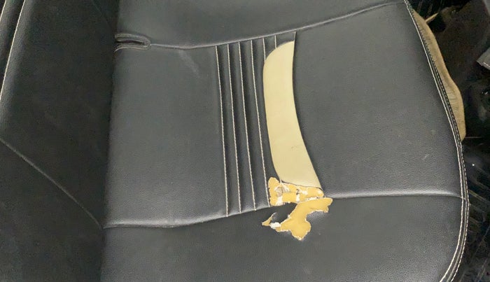 2015 Hyundai Eon ERA +, Petrol, Manual, 41,999 km, Second-row right seat - Cover slightly torn