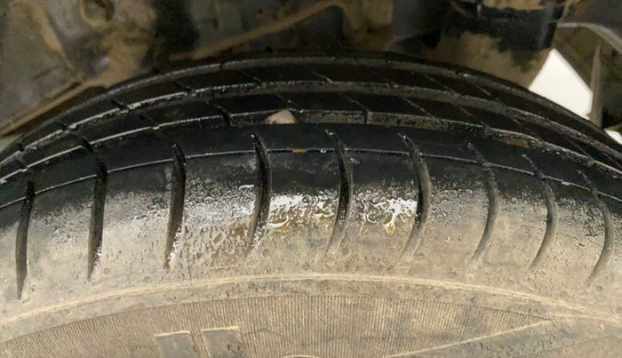 2015 Hyundai Eon ERA +, Petrol, Manual, 41,999 km, Left Rear Tyre Tread