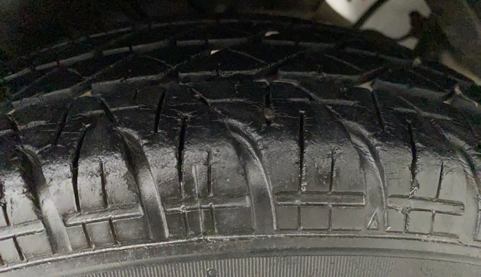 2012 Maruti Swift LXI, Petrol, Manual, 29,397 km, Left Rear Tyre Tread