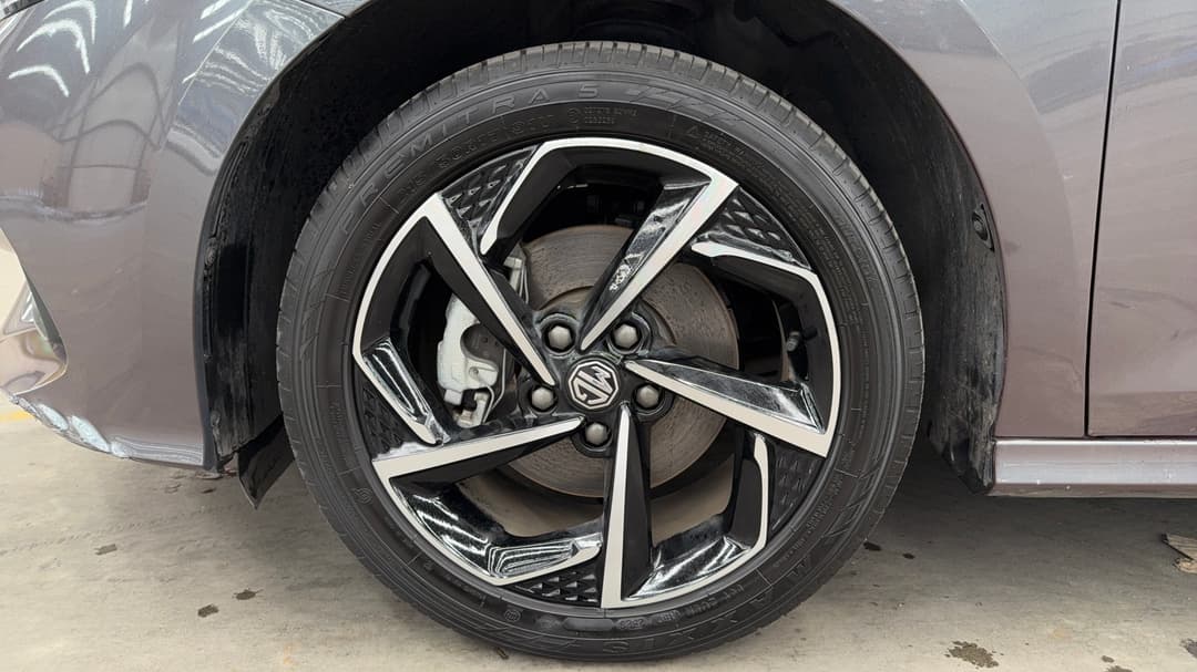 2023 MG Mg5 Essence, Automatic, 42431 km, Left Front Wheel