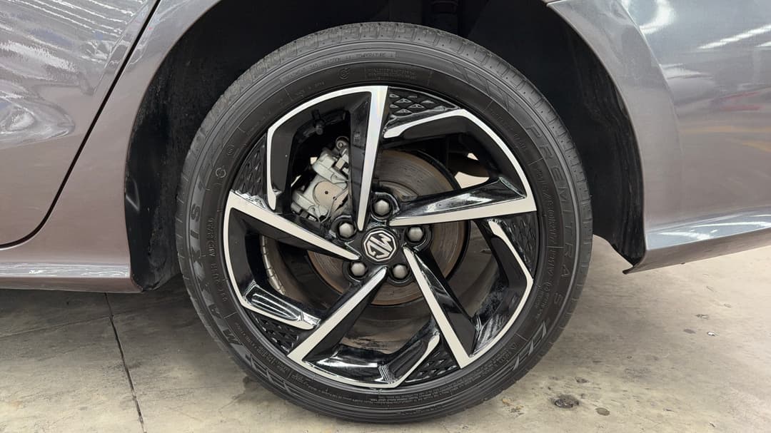 2023 MG Mg5 Essence, Automatic, 42431 km, Left Rear Wheel