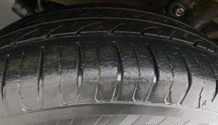 2017 Mahindra Kuv100 K4 6 STR, Petrol, Manual, 48,126 km, Left Rear Tyre Tread