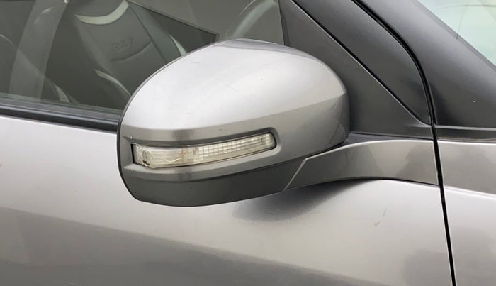 2013 Maruti Swift VXI, Petrol, Manual, 77,946 km, Right rear-view mirror - Indicator light not working