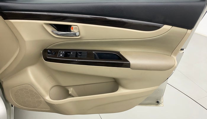 2017 Maruti Ciaz ZETA 1.4 VVT, Petrol, Manual, 56,606 km, Driver Side Door Panels Control