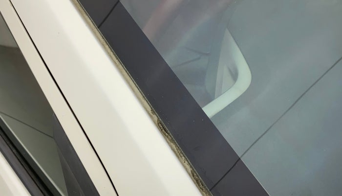 2015 Honda City 1.5L I-VTEC SV, Petrol, Manual, 38,540 km, Right A pillar - Paint is slightly faded