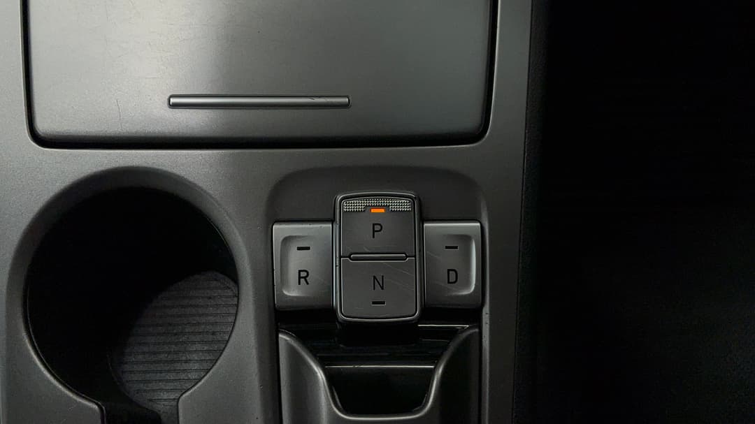 2022 Hyundai Kona Elite Electric Std Range, Automatic, 34776 km, Gear Lever 