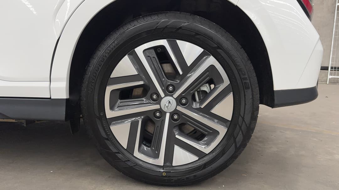 2022 Hyundai Kona Elite Electric Std Range, Automatic, 34776 km, Left Rear Wheel