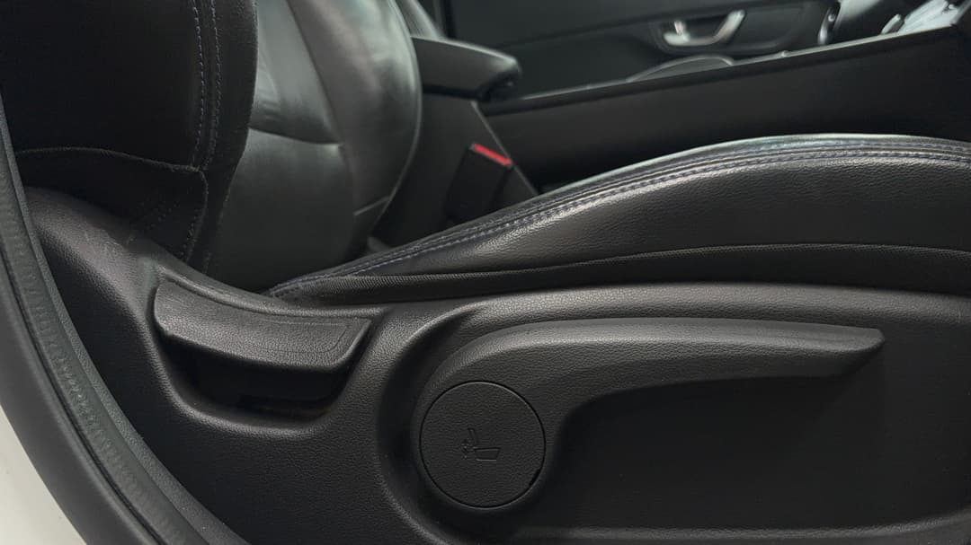 2022 Hyundai Kona Elite Electric Std Range, Automatic, 34776 km, Drivers Side Adjustment Panel