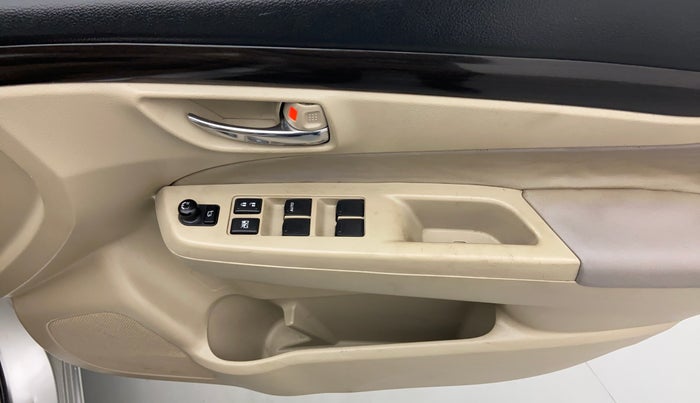 2015 Maruti Ciaz ZXI AT, Petrol, Automatic, 80,532 km, Driver Side Door Panels Control