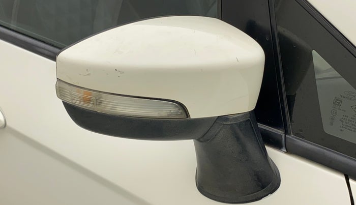 2015 Ford Ecosport TITANIUM 1.5L PETROL AT, Petrol, Automatic, 84,432 km, Right rear-view mirror - Indicator light has minor damage