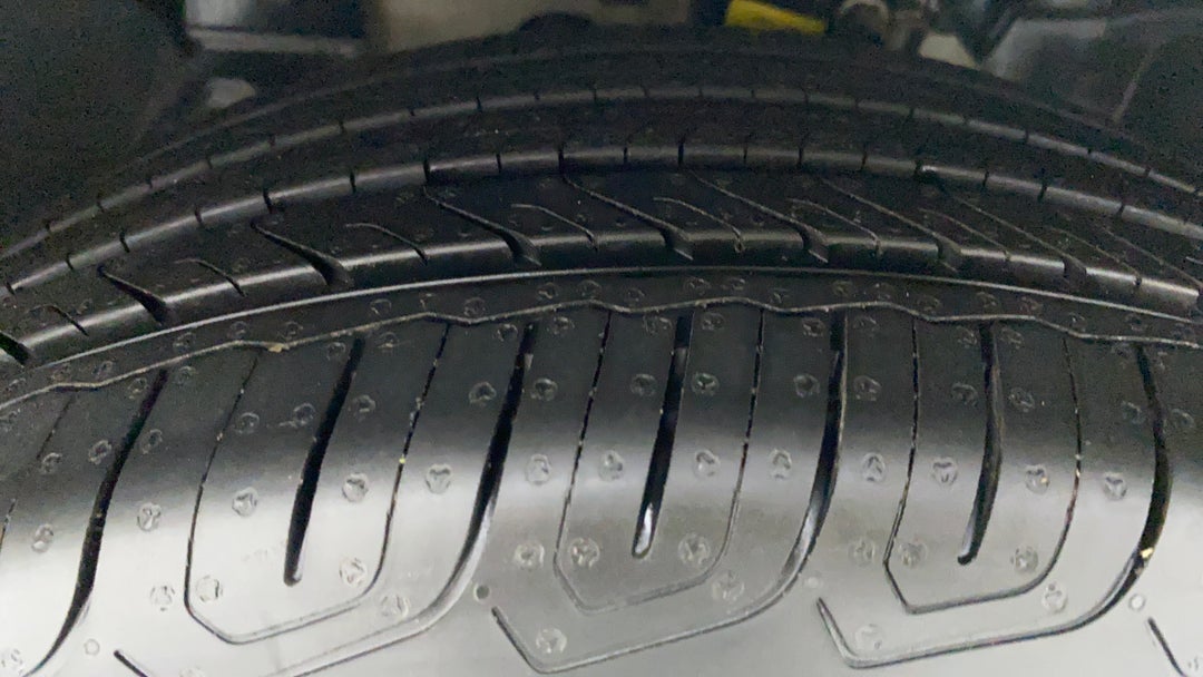 Left Front Tyre Tread