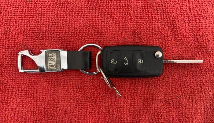 2016 Volkswagen Ameo HIGHLINE 1.2, Petrol, Manual, 37,495 km, Key Close Up
