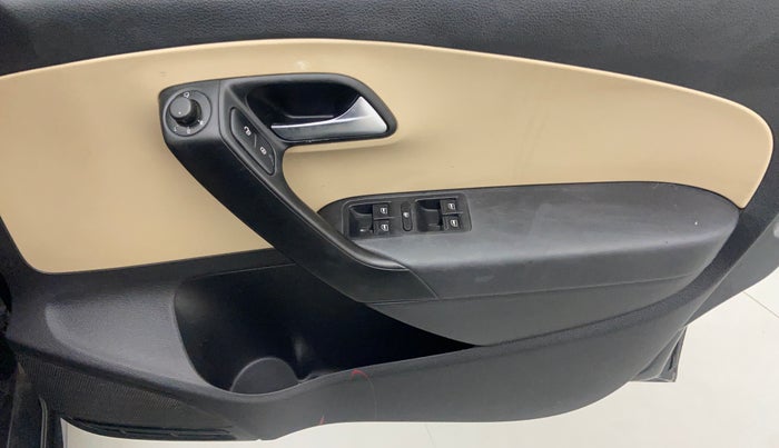 2016 Volkswagen Ameo HIGHLINE 1.2, Petrol, Manual, 37,495 km, Driver Side Door Panels Control