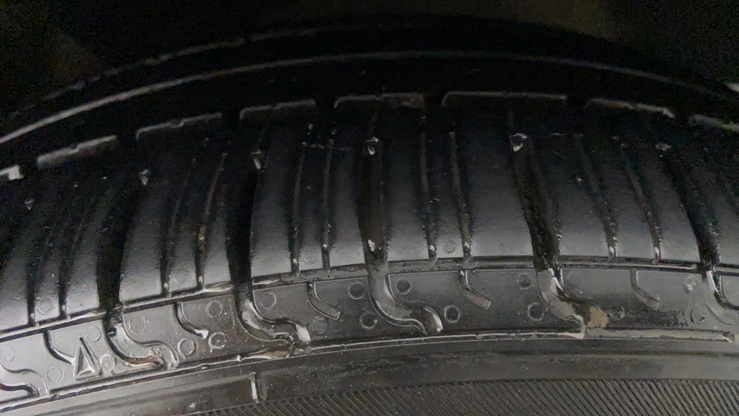 Left Rear Tyre Tread