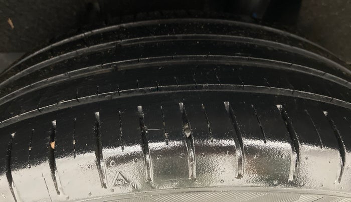 2017 Maruti Baleno ZETA 1.2 K12, Petrol, Manual, 56,410 km, Left Rear Tyre Tread