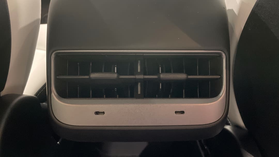 2023 Tesla Model Y Performance, Automatic, 23556 km, Rear A/C Vent