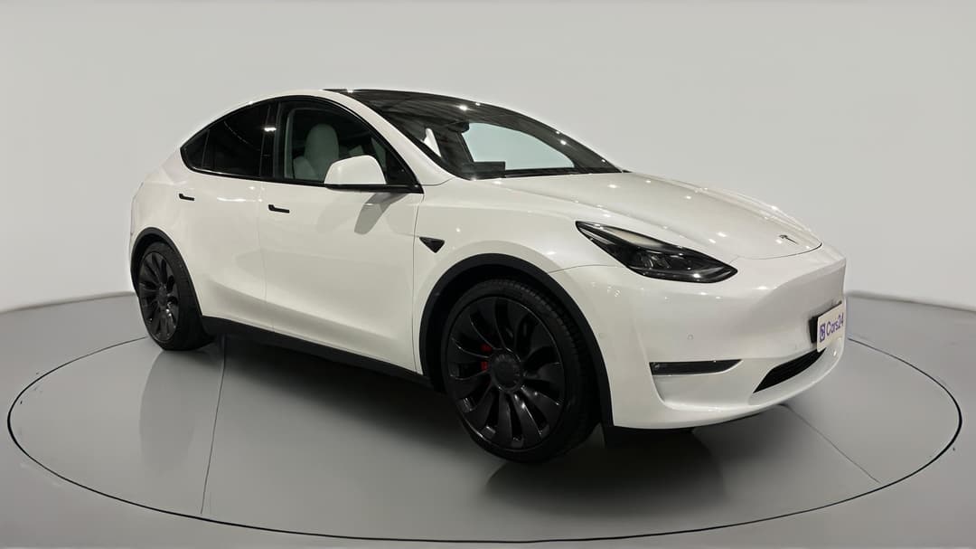 2023 Tesla Model Y Performance, Automatic, 23556 km, Right Front Diagonal (45- Degree) View