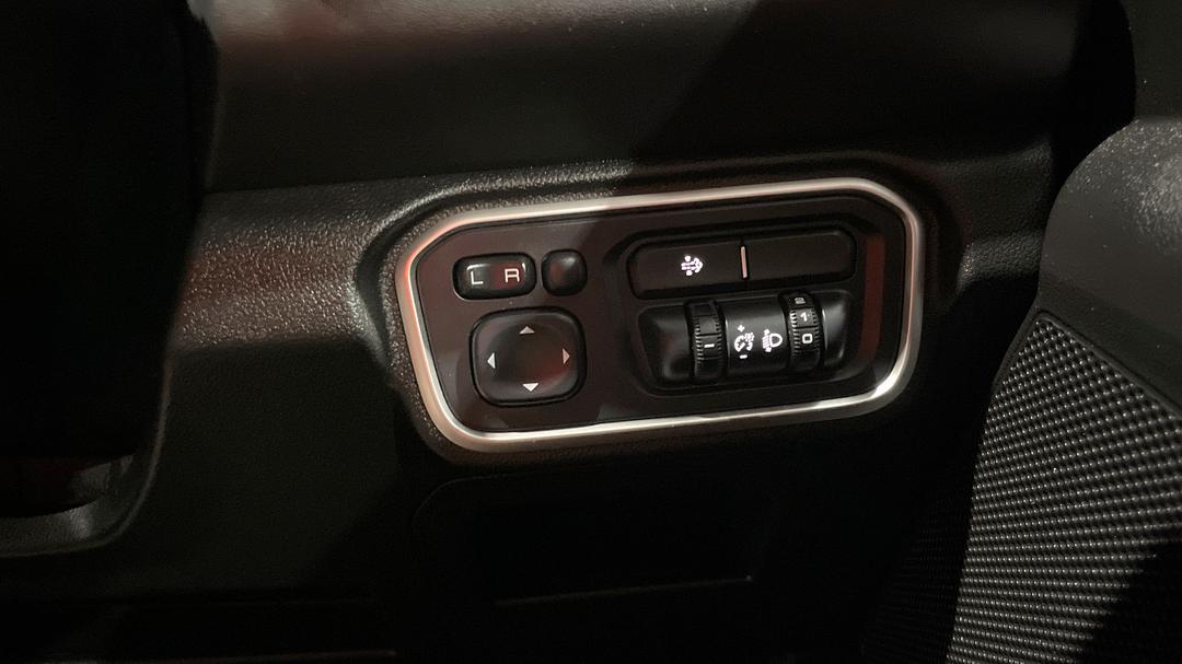2021 GWM Ute Cannon (4x4), Automatic, 90636 km, Utility Switches/Buttons