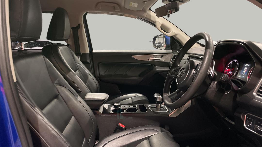 2021 GWM Ute Cannon (4x4), Automatic, 90636 km, Right Side Front Door Cabin View