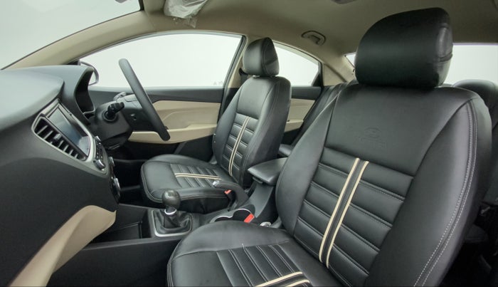 2017 Hyundai Verna 1.6 SX VTVT, Petrol, Manual, 23,788 km, Right Side Front Door Cabin