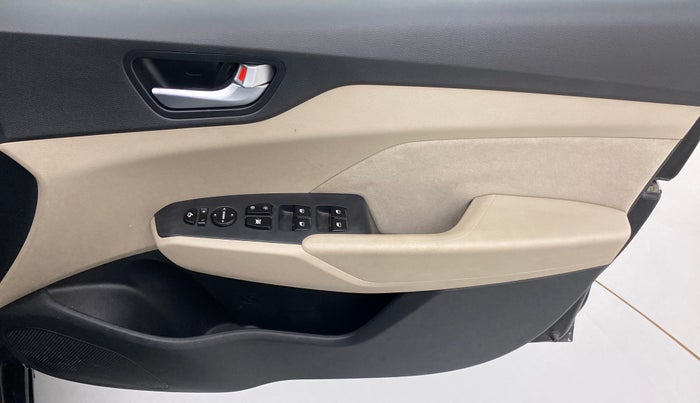 2017 Hyundai Verna 1.6 SX VTVT, Petrol, Manual, 23,788 km, Driver Side Door Panels Control