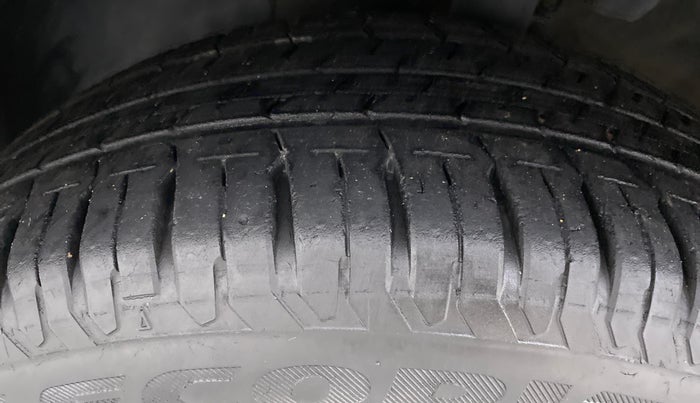 2017 Hyundai Verna 1.6 SX VTVT, Petrol, Manual, 23,788 km, Left Front Tyre Tread