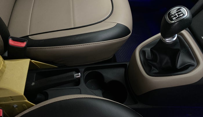 2015 Hyundai Xcent S 1.2 OPT, Petrol, Manual, 53,996 km, Gear Lever
