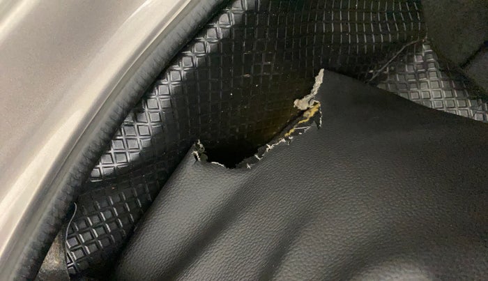 2018 Datsun Redi Go T (O), Petrol, Manual, 51,083 km, Second-row left seat - Cover slightly torn