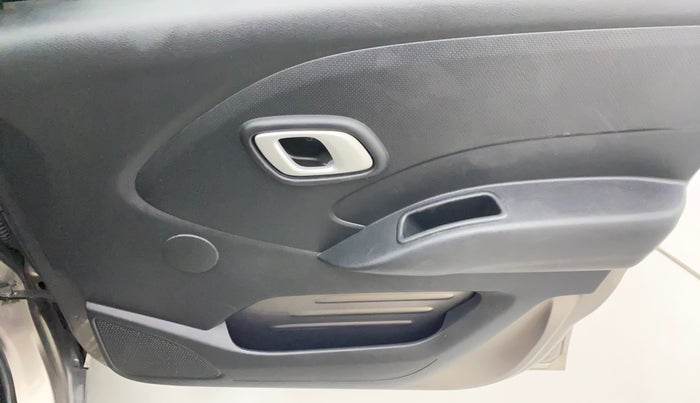 2018 Datsun Redi Go T (O), Petrol, Manual, 51,083 km, Driver Side Door Panels Control