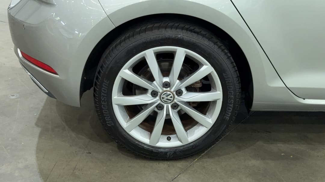 2019 Volkswagen Golf 110 Tsi Comfortline, Automatic, 21607 km, Right Rear Wheel