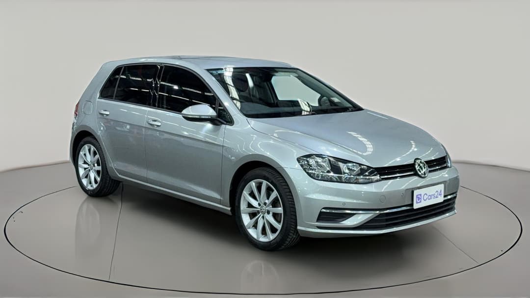 2019 Volkswagen Golf 110 Tsi Comfortline, Automatic, 21607 km, Right Front Diagonal (45- Degree) View
