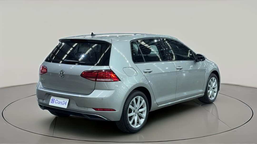 2019 Volkswagen Golf 110 Tsi Comfortline, Automatic, 21607 km, Right Back Diagonal (45- Degree) View