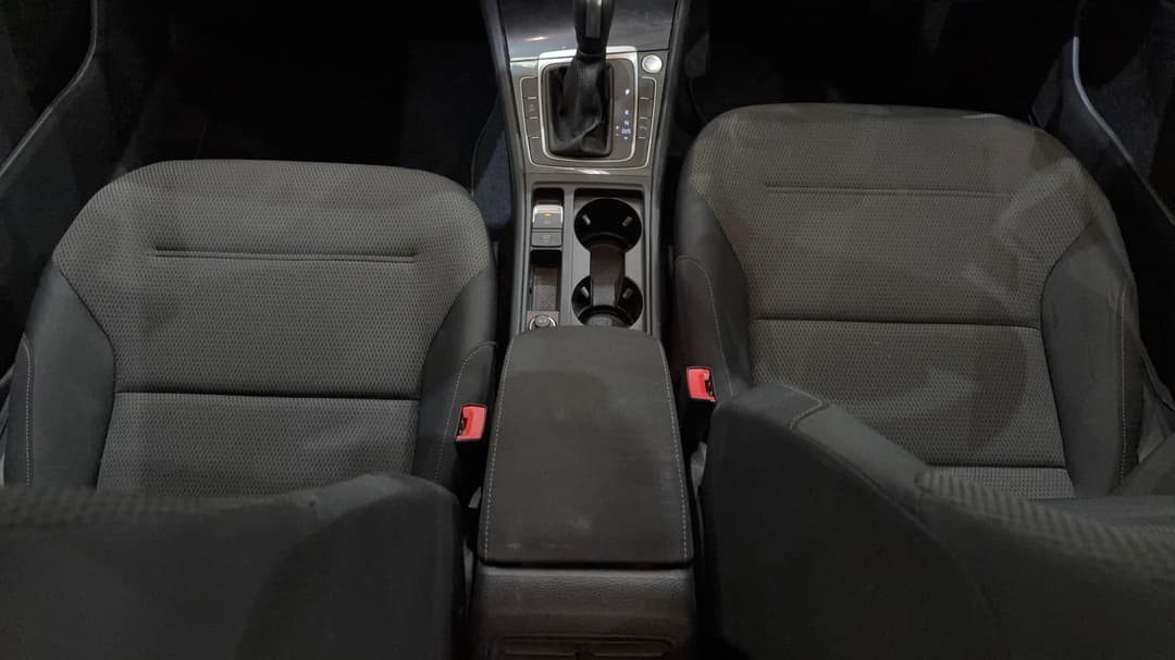 2019 Volkswagen Golf 110 Tsi Comfortline, Automatic, 21607 km, Center Console