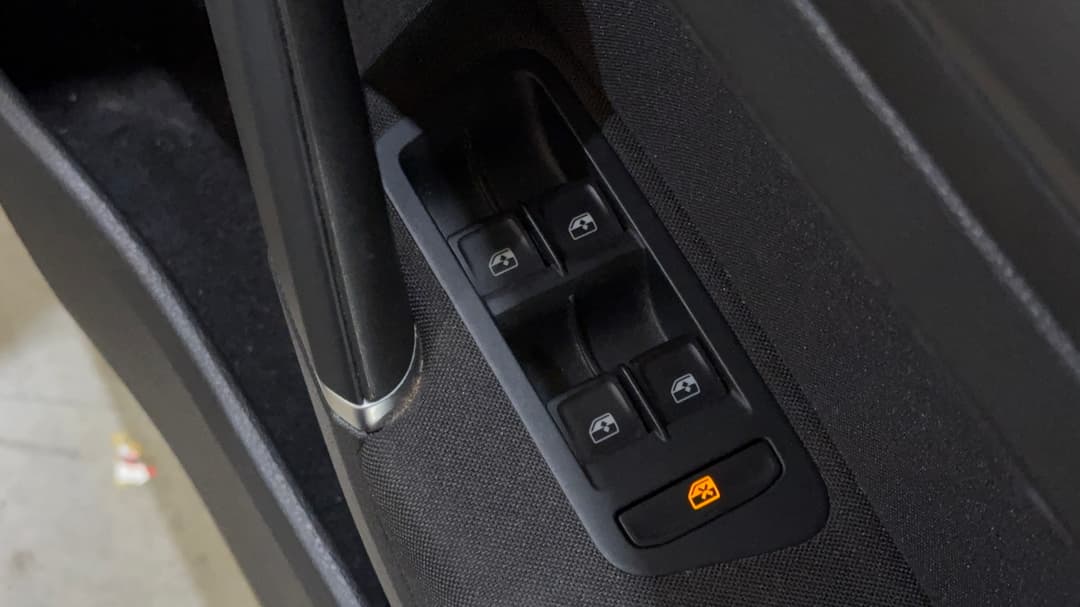 2019 Volkswagen Golf 110 Tsi Comfortline, Automatic, 21607 km, Drivers Side Door Panel Controls