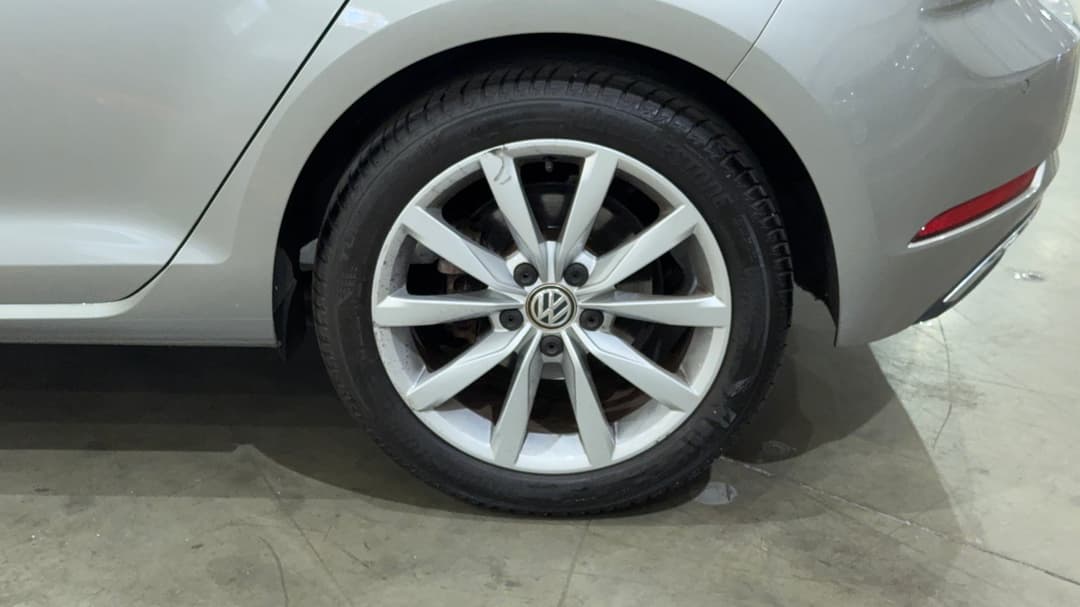 2019 Volkswagen Golf 110 Tsi Comfortline, Automatic, 21607 km, Left Rear Wheel