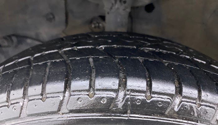 2015 Honda Amaze 1.2L I-VTEC S, Petrol, Manual, 76,438 km, Left Front Tyre Tread