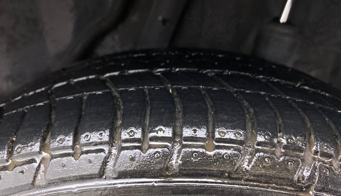 2015 Honda Amaze 1.2L I-VTEC S, Petrol, Manual, 76,438 km, Left Rear Tyre Tread