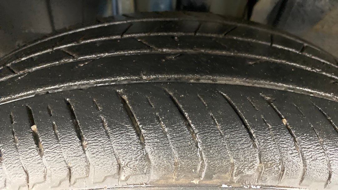 Left Front Tyre Tread