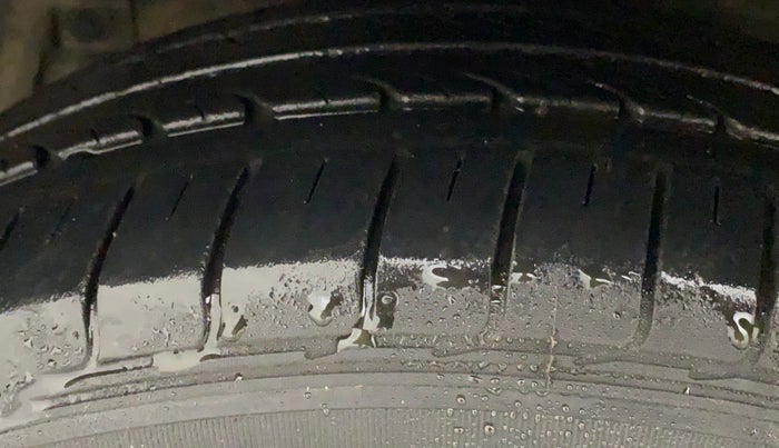 2017 Maruti Ciaz ZETA 1.4  MT PETROL, Petrol, Manual, 78,523 km, Left Front Tyre Tread
