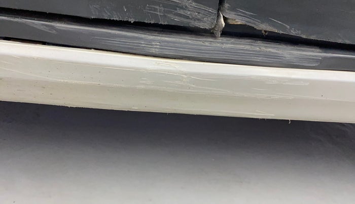 2016 Maruti S Cross ZETA 1.3, Diesel, Manual, 98,633 km, Left running board - Minor scratches