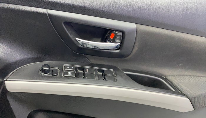 2016 Maruti S Cross ZETA 1.3, Diesel, Manual, 98,633 km, Driver Side Door Panels Control