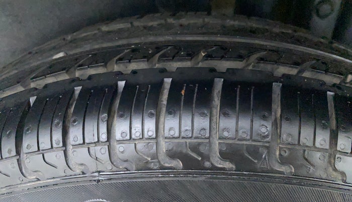 2016 Maruti Swift LDI BS IV, Diesel, Manual, 56,040 km, Left Rear Tyre Tread