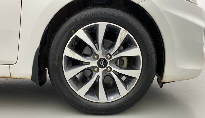2014 Hyundai Verna FLUIDIC 1.6 CRDI SX AT, Diesel, Automatic, 55,206 km, Right Front Wheel