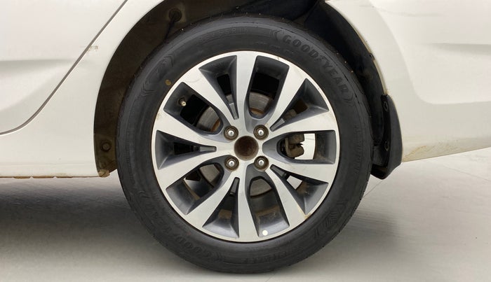 2014 Hyundai Verna FLUIDIC 1.6 CRDI SX AT, Diesel, Automatic, 55,206 km, Left Rear Wheel