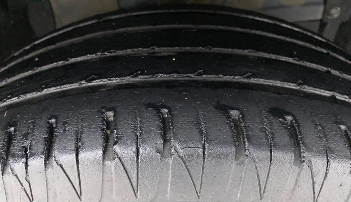 2019 Maruti Vitara Brezza ZDI PLUS, Diesel, Manual, Right Front Tyre Tread