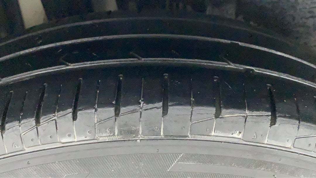 Right Rear Tyre Tread