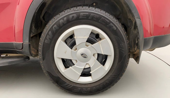 2018 Mahindra XUV500 W7 AT, Diesel, Automatic, 82,113 km, Left Rear Wheel